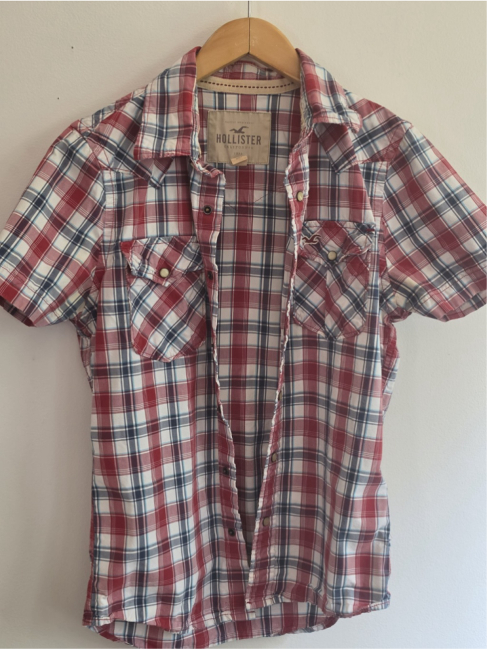Hollister Men's Small Shirt Red Plaid Pearl Snaps Cotton Western Short Sleeve
